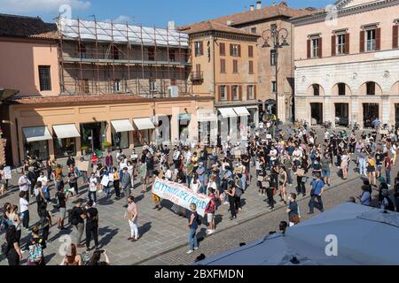 Ferrara, June 6, 2020. Flash mob for George Floyd, a black man killed by police in Minneapolis (Usa), in Ferrara, Italy. Credit: Filippo Rubin / Alamy Live News Stock Photo