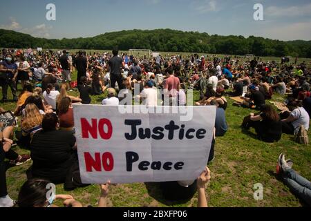 Bronx,USA, 06 Jun 2020. Participants stage a peaceful sit in at the Van Cortlandt Parade Ground in the Bronx. Credit:Shoun A. Hill/Alamy Live News Stock Photo