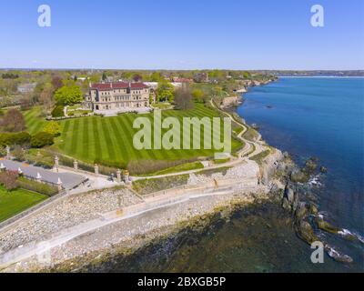 The Breakers and Cliff Walk aerial view at Newport, Rhode Island RI, USA. The Breakers is a Vanderbilt mansion with Italian Renaissance built in 1895 Stock Photo