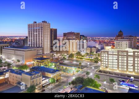 El Paso, Texas, USA  downtown city skyline at dusk with Juarez, Mexico in the distance. Stock Photo