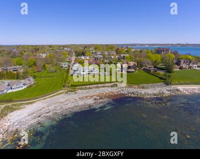 Historic mansions and Cliff Walk in Bellevue Avenue Historic District ...