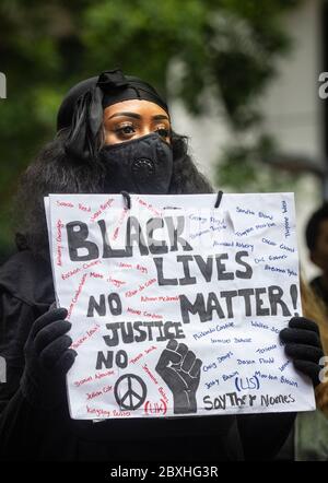 Manchester, UK. 7th June, 2020. Black lives matter Protest in Manchester UK Sunday the 7th of june at St Peters square.Thousands of people - most of whom were wearing facemasks for Covid-19 .Today's protest was one of three due to take place in Manchester over the weekend as part of the Black Lives Matter Movement. Picture Credit: Gary Roberts/Alamy Live News Stock Photo