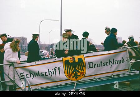 relatives going on board, March 15, 1982, Kiel, Schleswig-Holstein, Germany Stock Photo