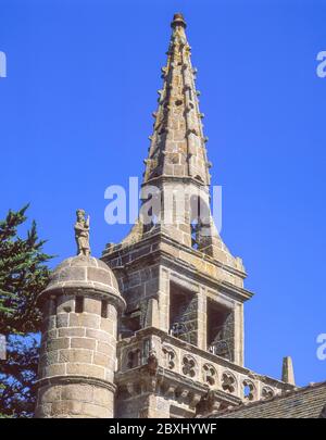 Église Saint-Jacques de Locquirec, Rue de l'Église, Locquirec, Finistère, Brittany, France Stock Photo