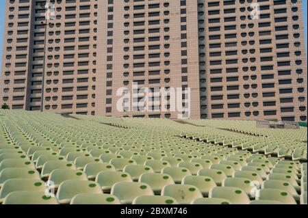 07.11.2019, Singapore, Republic of Singapore, Asia - Empty rows of seats at The Float at Marina Bay Grandstand along the waterfront in Marina Bay. Stock Photo