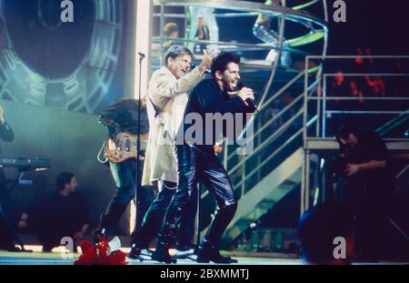 BRAVO Supershow 99, Konzert in Köln, Deutschland 1999, Gaststars: das deutsche Popduo Modern Talking mit Dieter Bohlen und Thomas Anders Stock Photo