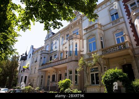 Wilhelminian style houses on the street An der Elisabtehkirche in the district Suedstadt, Bonn, North Rhine-Westphalia, Germany.  Gruenderzeithaeuser Stock Photo