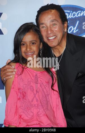 Smokey Robinson and granddaughter Lyric American Idol Season 6 finale ...