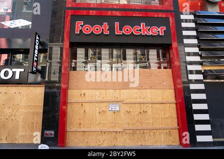 Bow Wow promotes 'Lottery Ticket' at Foot Locker, Herald Square New York  City, USA - 16.08.10 Stock Photo - Alamy