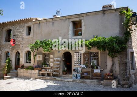 Les Baux de Provence France July 14th 2015 : A shop selling gifts and souvenirs in the Provence town of Les Baux de Provence Stock Photo