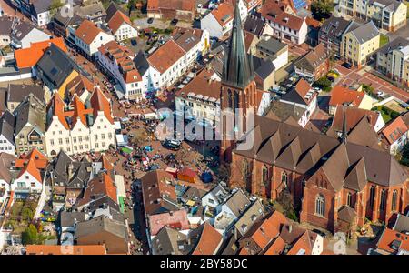 city centre of Haltern am See with mit Kirche St.-Sixtus-Kirche, Markt und historischem Rathaus, 07.04-2019, Luftbild, Germany, North Rhine-Westphalia, Haltern am See Stock Photo