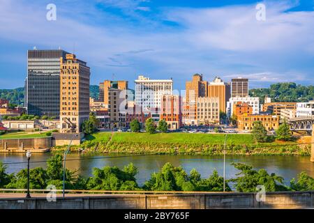 Charleston, West Virginia, USA skyline on the Kanawha River Stock Photo