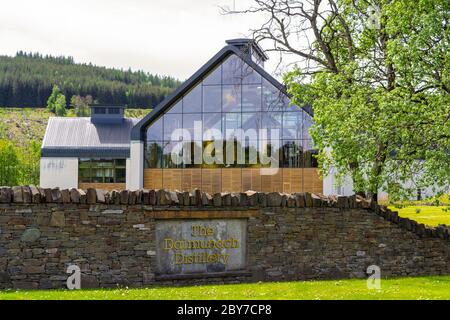 DALMUNACH WHISKY DISTILLERY CARRON MORAY SCOTLAND THE BUILDING AND STILLS Stock Photo