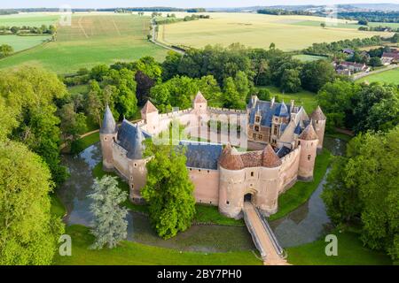 France, Cher, Berry, Route Jacques Coeur, Ainay le Vieil, Chateau d'Ainay le Vieil (aerial view) // France, Cher (18), Berry, Route Jacques Coeur, Ain Stock Photo