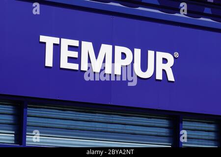 Bordeaux , Aquitaine / France - 06 06 2020 : tempur logo sign in storefront of manufacturer and distributor of mattresses and pillows Stock Photo