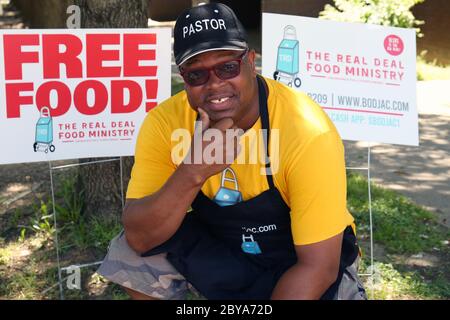 Philadelphia PA, USA. 9th June, 2020. Philly's Favor 100.7 In celebration of the station's launch, and The Real Deal Food Ministry hosted a food giveaway for 500 families Philadelphia, Pa June 9, 2020 Credit: : Star Shooter Media Punch/Alamy Live News Stock Photo
