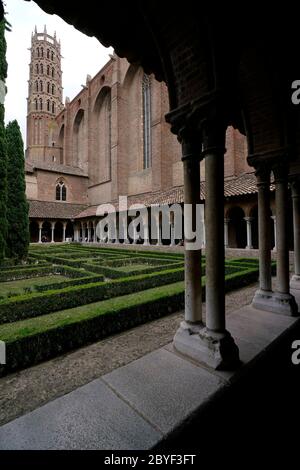 The cloister with the bell tower of the Jacobins.Toulouse.Haute-Garonne.Occitanie.France Stock Photo