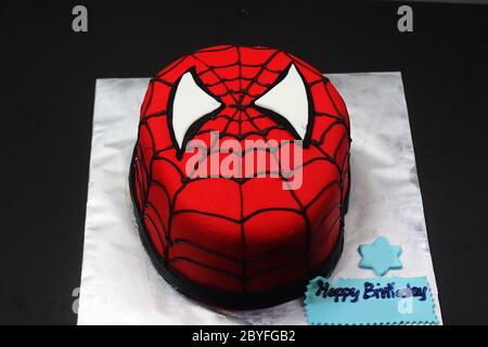 Spiderman cake hi-res stock photography and images - Alamy