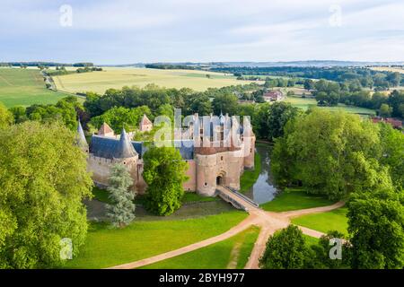 France, Cher, Berry, Route Jacques Coeur, Ainay le Vieil, Chateau d'Ainay le Vieil (aerial view) // France, Cher (18), Berry, Route Jacques Coeur, Ain Stock Photo