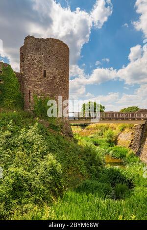 The moat with the bridge to the gatehouse of White Castle, Monmouthshire, Wales Stock Photo