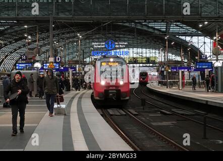 28.02.2020, Berlin, Saxony, Germany - Entrance of a regional train of line 21 in direction Wustermark at the main station. 00S200228D390CAROEX.JPG [MO Stock Photo