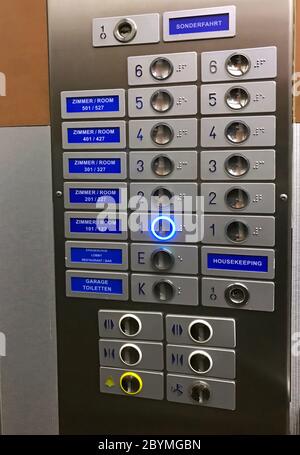 29.02.2020, Mannheim, Baden-Wuerttemberg, Germany - Operating panel of an elevator in a hotel. 00S200229D522CAROEX.JPG [MODEL RELEASE: NO, PROPERTY RE Stock Photo