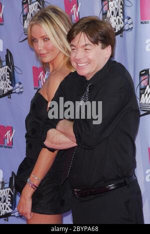 Cameron Diaz and Mike Myers at the 2007 MTV Movie Awards - Arrivals held at the Gibson Amphitheater, Universal Studios Hollywood in Universal City, CA. The event took place on Sunday, June 3, 2007. Photo by: SBM / PictureLux - File Reference # 34006-5850SBMPLX Stock Photo