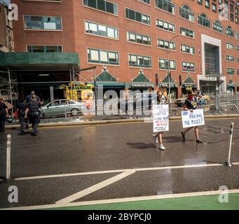 Black Lives Matter demonstrators arrive at Union Square in New York to protest the death of George Floyd, seen on Saturday, June 6, 2020. (© Richard B. Levine) Stock Photo