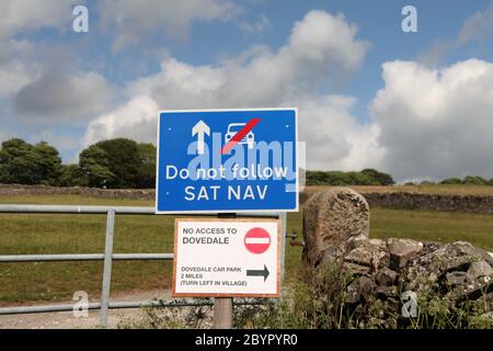 Do not follow sat nav sign on the way to Dovedale in the Staffordshire Peak District National Park Stock Photo