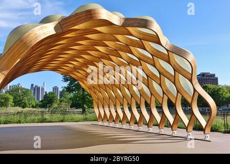 CHICAGO, IL -31 MAY 2020-  View of the Education Pavilion in the Lincoln Park Zoo in Lincoln Park, Chicago, Illinois, United States. Stock Photo