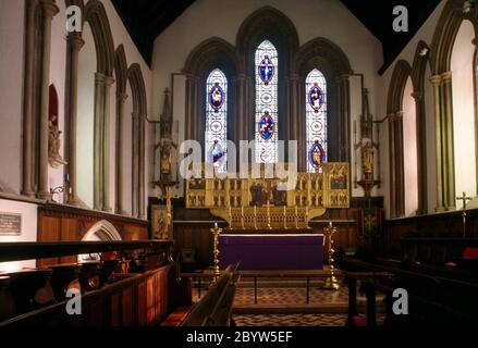 Aylesbury Buckinghamshire England Church Of The Virgin Mary Interior Altar Pews Stock Photo