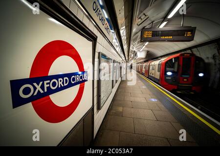 Oxford Circus London Underground station platform Stock Photo