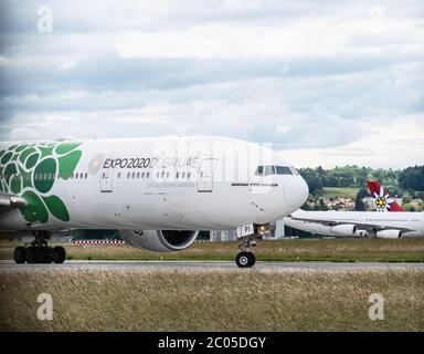 emirates-b777-300er-with-the-