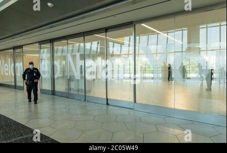 Interior of the brand-new state-of-the-art Terminal B arrivals and departures hall at LaGuardia Airport. Construction of new redesigned airport has been accelerated during COVID-19 pandemic. (Photo by Lev Radin/Pacific Press/Sipa USA) Stock Photo