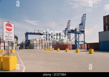 Containers loading and unloading at Felixstowe port, East Anglia, eastern England, UK Stock Photo