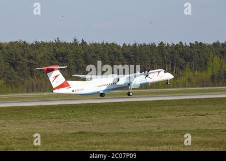 Frankfurt Airport - Launch of a Bombardier Dash 8 from Austrian Airlines Stock Photo
