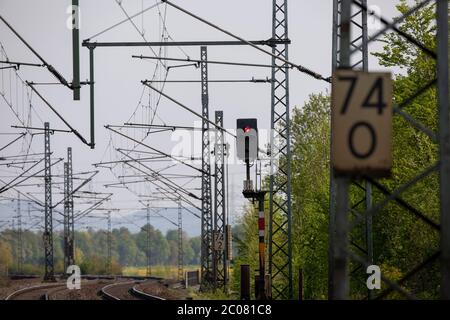 Symbolfoto, Symbolbild Oberleitung, Eisenbahntechnik. Köln; 16.04.2020 Stock Photo