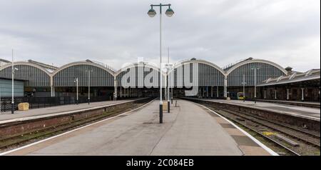 Landscape view of the platforms and canopy of Hull Paragon Interchange railway station, Kingston upon Hull, East Riding of Yorkshire, England, UK Stock Photo