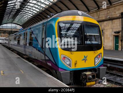 British Rail class 185 Desiro in the TransPennine Express livery at Hull Paragon Railway Station, Hull, England, UK Stock Photo