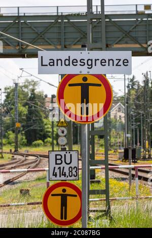 Wegen der Ausbreitung des Corona-Virus hatte die Schweiz und Deutschland ihre Grenzen geschlossen. Konstanz, 09.05.2020 Stock Photo
