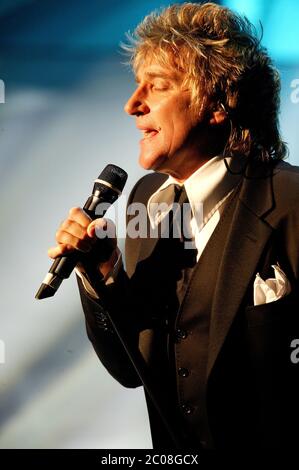 Rod Stewart at the San Remo festival 4th Febr 2003 Stock Photo