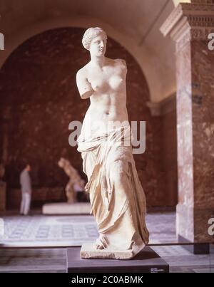 Ancient Greek Venus de Milo statue in The Louvre Museum (Musee du Louvre) Paris, Île-de-France, France Stock Photo