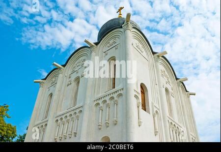 Decorative details of Church of the Intercession on Nerl river include the wall columns, sculptures, relief patterns and arches, Bogolyubovo, Russia Stock Photo