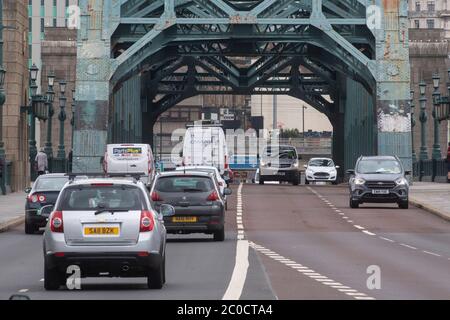 Newcastle upon Tyne, England. - 11th May 2020: Monday morning traffic heading over the Tyne bridge as people head back to work this morning after Bori Stock Photo