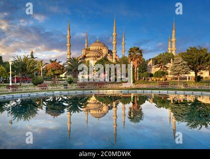 Sunset over the Sultan Ahmed Mosque (Sultanahmet Camii) or Blue Mosque ...