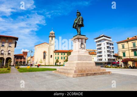 Piazza Vittorio Emanuele square in the centre of Pisa city in Tuscany, Italy Stock Photo