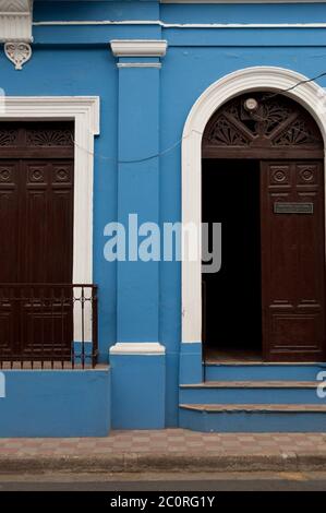 Old wooden house in Nicaragua Stock Photo - Alamy