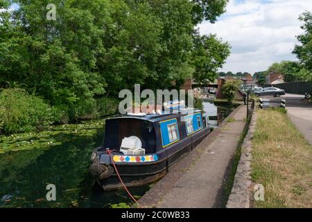 Barge moored on the Stourbridge Canal at the Bonded Warehouse. Stourbridge. West Midlands,UK Stock Photo