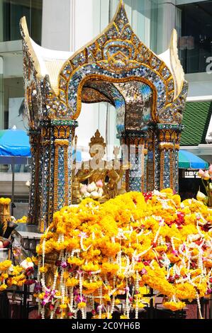 The Erawan Shrine, a popular Hindu shrine in Bangkok Stock Photo