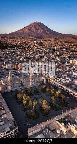 Arequipa (Volcán El Misti), Arequipa is surrounded by three…